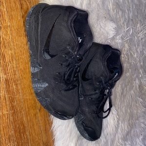 Nike Kyrie 4 All black